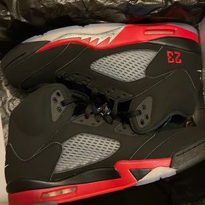 Jordan 5 Retro
Top 3 . Brand new in box